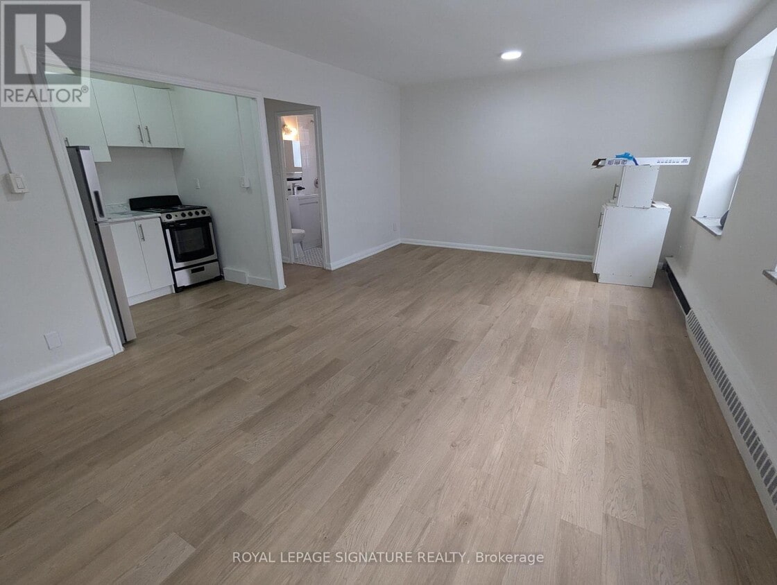 Building Photo - 44 Balliol St