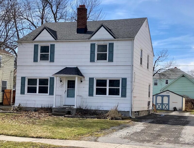 100 Virginia St Unit Right, Cheektowaga, NY 14225 Room for Rent in