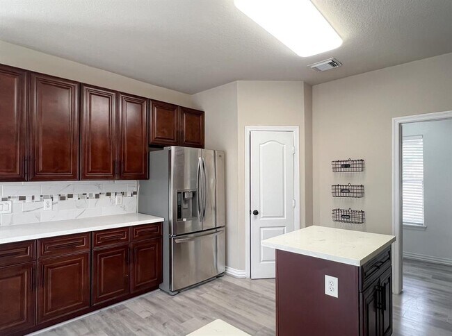 Foto del edificio - 3418 Bayou Forest Dr