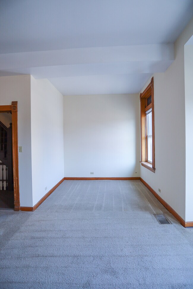 Building Photo - 3464 N Clark St