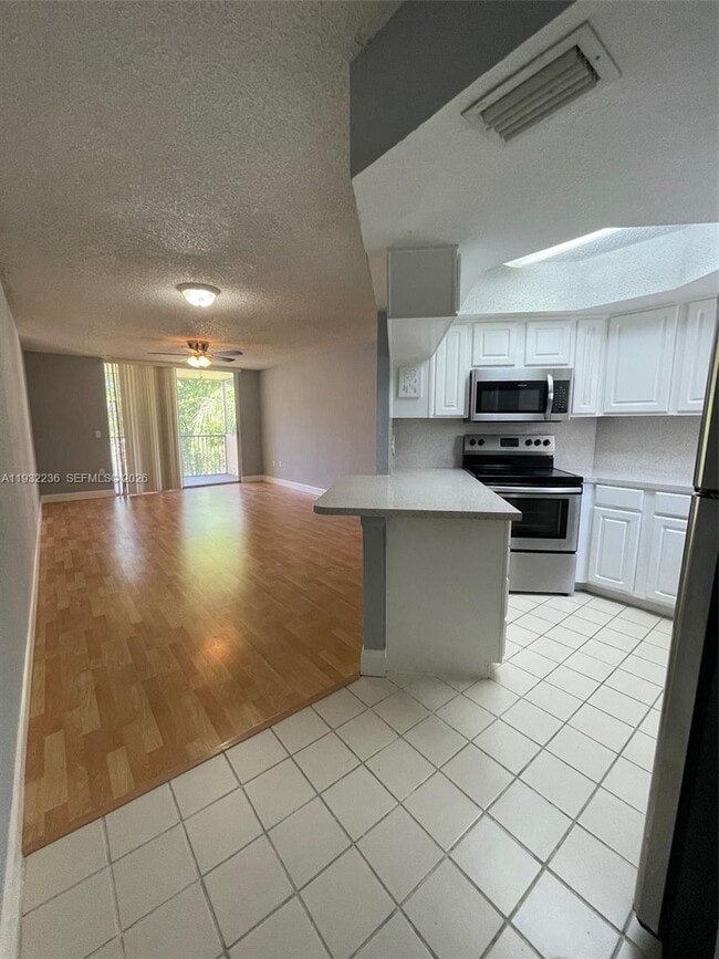 Building Photo - 8215 Lake Dr