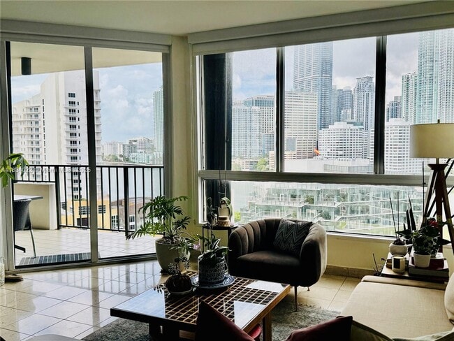Foto del edificio - 520 Brickell Key Dr