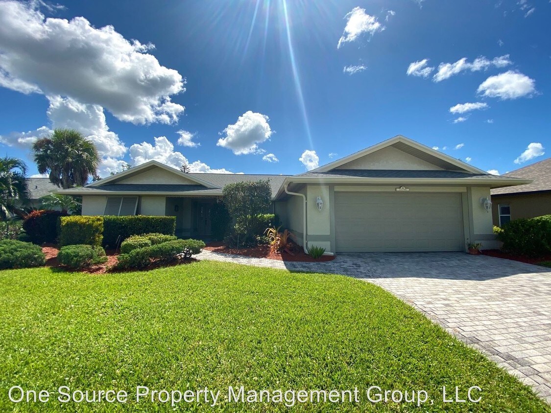 Foto principal - 3 br, 2.5 bath House - 22756 Caroline Dr