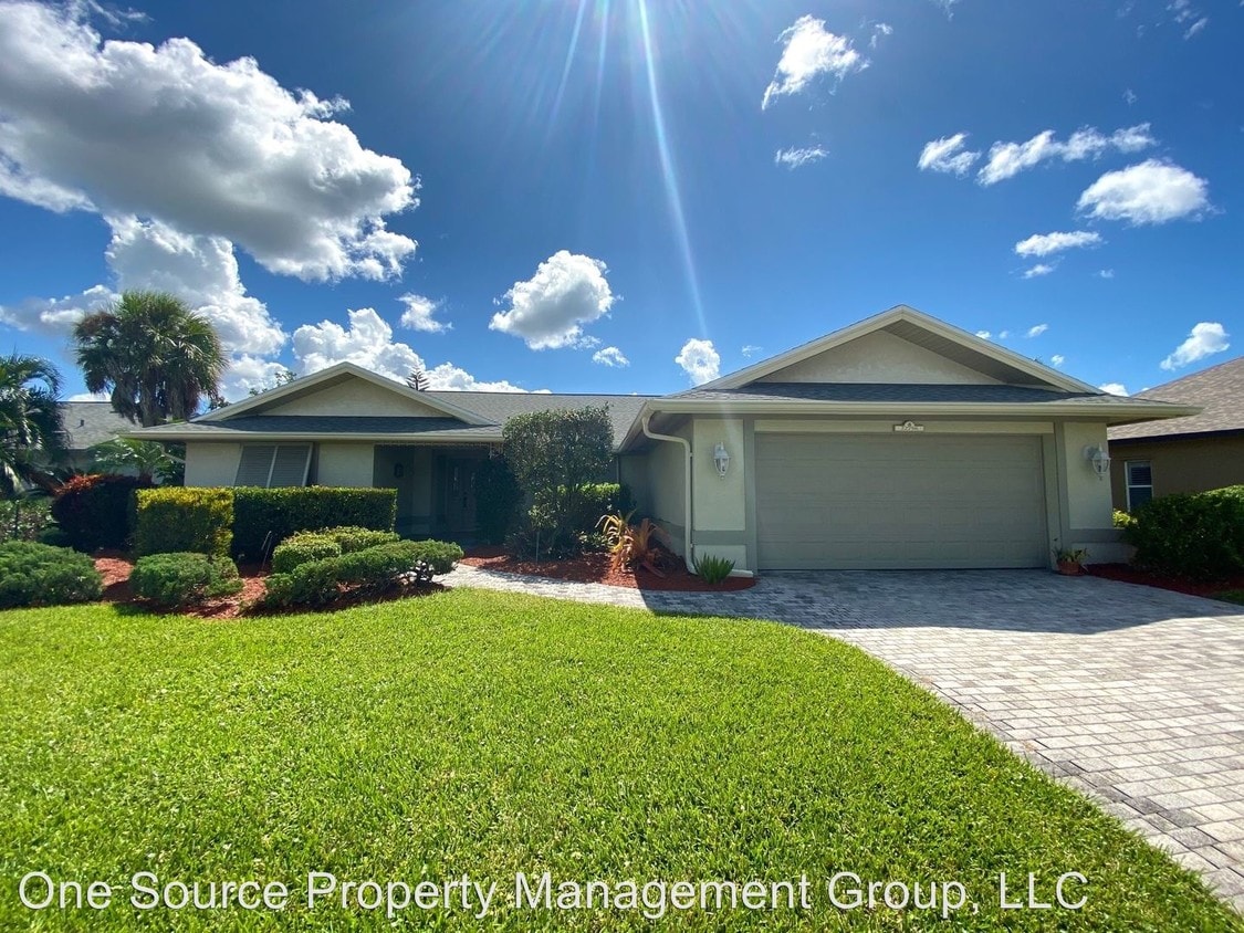 Primary Photo - 3 br, 2.5 bath House - 22756 Caroline Dr