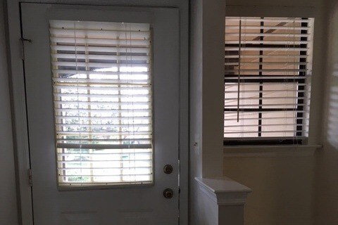 Puerta de entrada desde el interior - 9 Gallo Ct