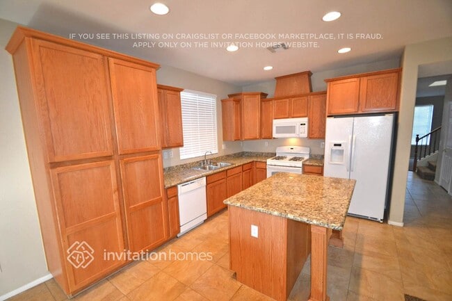 Foto del edificio - 641 Powder Brook Dr