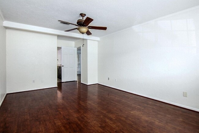 Building Photo - 505 Heathgate Dr