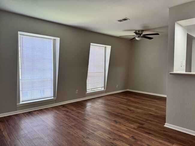 Building Photo - 2101 6th Ave N