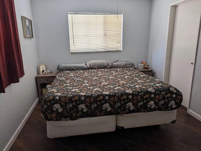 Foto del edificio - 1634 E 12th St