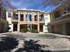 Building Photo - 10620 Amber Ridge Dr