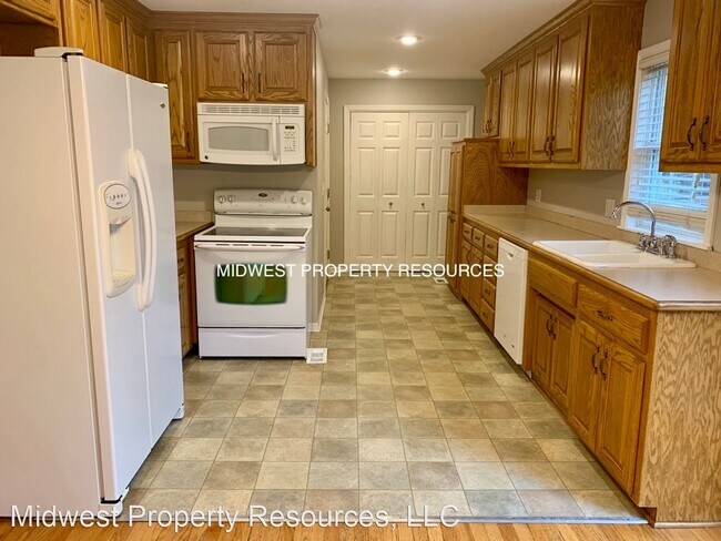 Foto del edificio - 3 br, 1 bath House - 609 NW Central Street