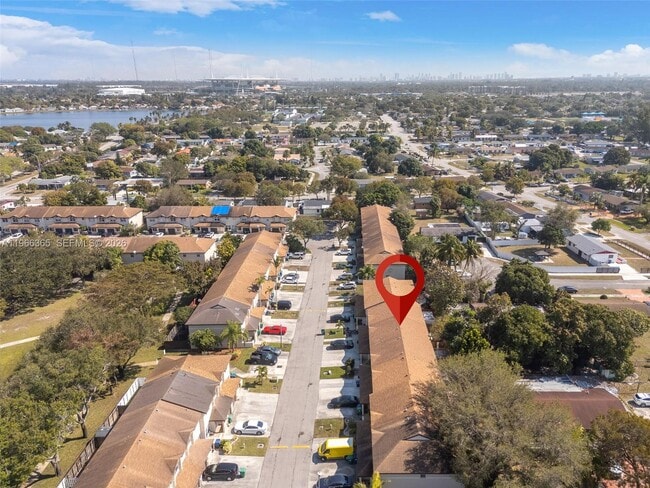 Foto del edificio - 3364 NW 197th Terrace