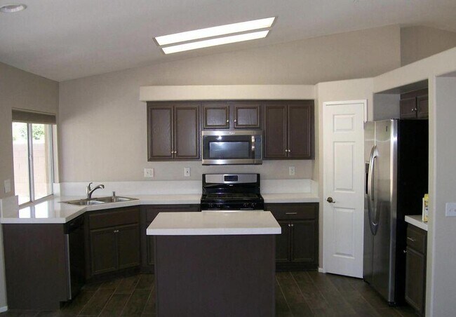 Building Photo - 45450 Deerbrook Cir