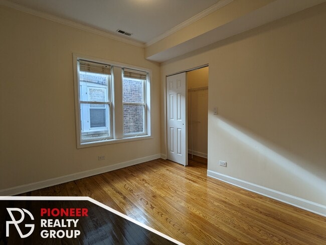 Building Photo - 4847 N Wolcott Ave