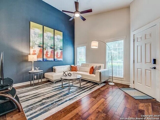 Foto del edificio - 30 Chapel Hill Cir