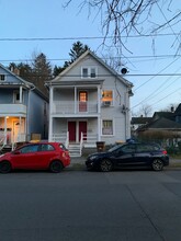 Building Photo - 168 Downs St