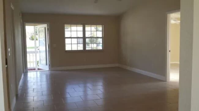 Foto del edificio - 3 bedroom 2 bath for rent