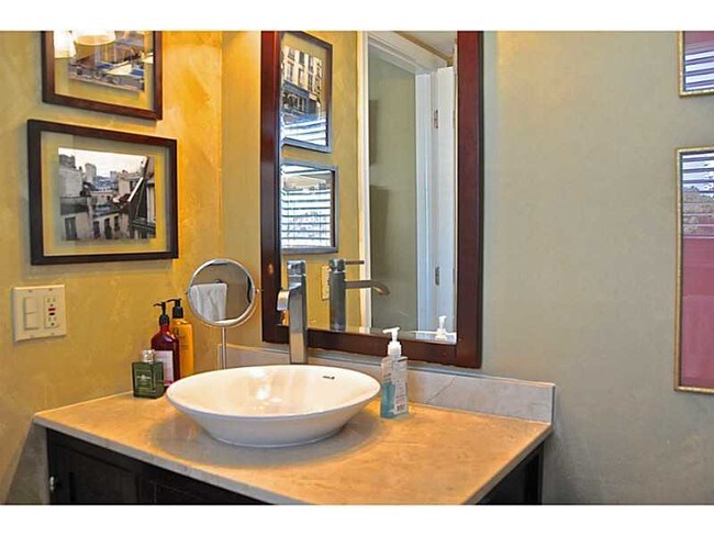Foto del edificio - 3105 NE 28th St
