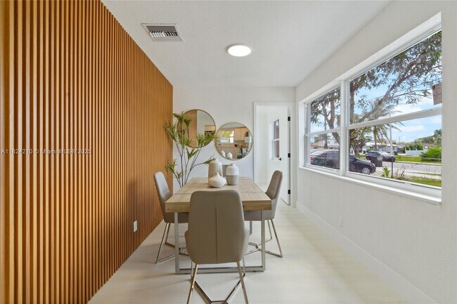 Foto del edificio - 813 SW 3rd Ct