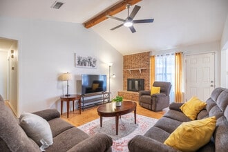 Building Photo - 5725 Quail Run St