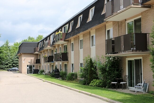 Photo du bâtiment - Forfar Street Apartments