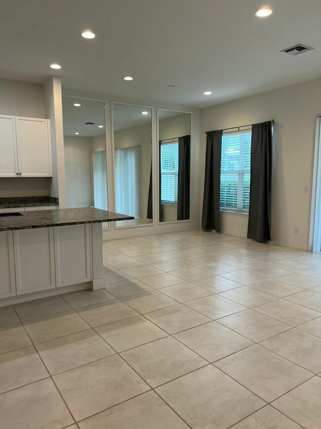 Foto del edificio - 4928 Pointe Midtown Way