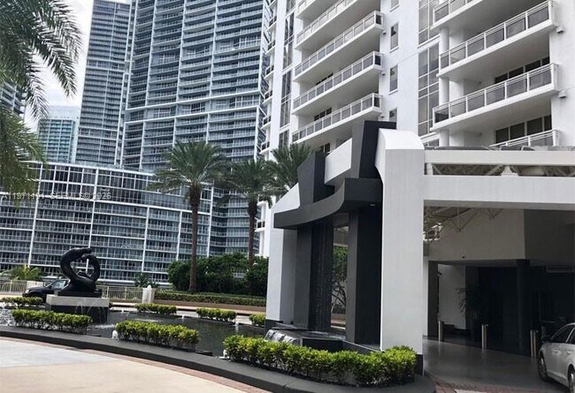 Foto del edificio - 901 Brickell Key Blvd