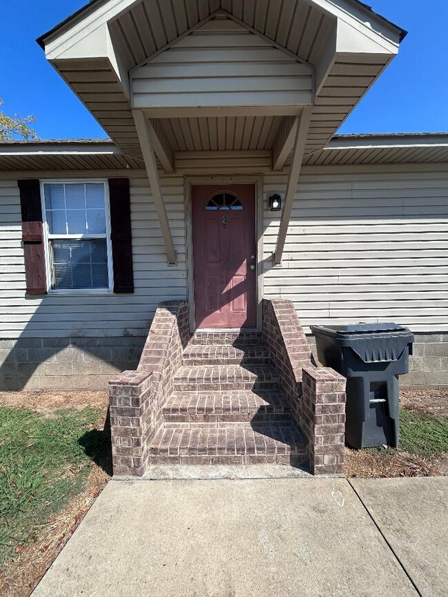 Building Photo - 2414 Boydston St