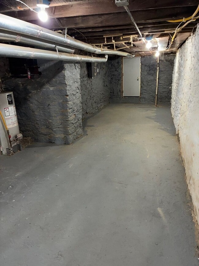 Building Photo - 1756 Carswell St