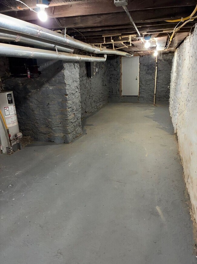 Foto del edificio - 1756 Carswell St