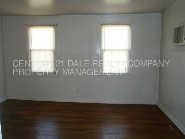 Building Photo - 1054 Kelly Dr