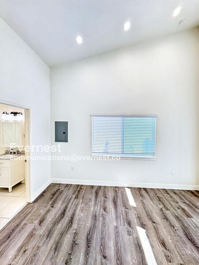 Building Photo - 1408 Sieta Ct