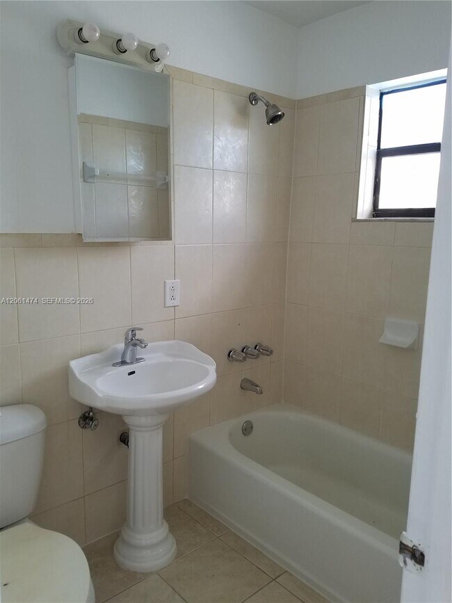 Foto del edificio - 4450 SW 67th Ave