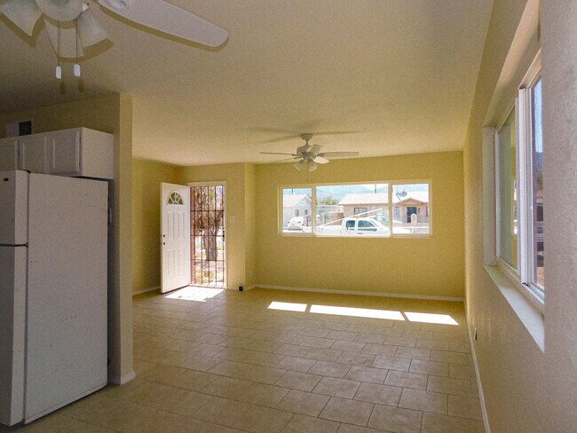 Foto del edificio - 8308 Capitan Cir