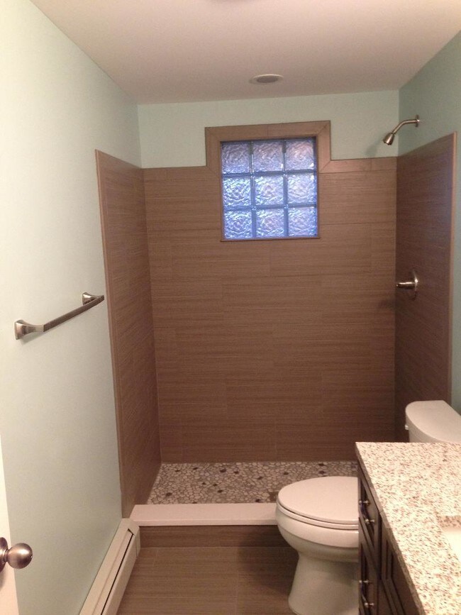 shower - 25 Falconer St