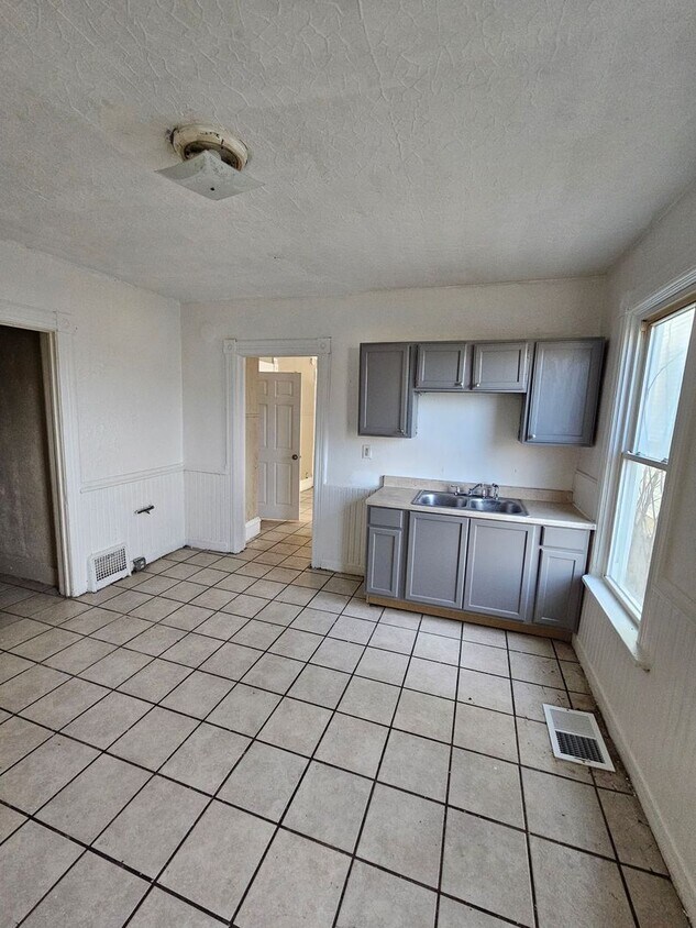 Building Photo - 2145 N 29th St