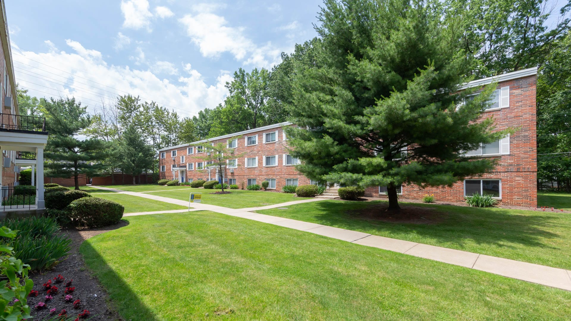 Kensington Club Apartments – photo 2