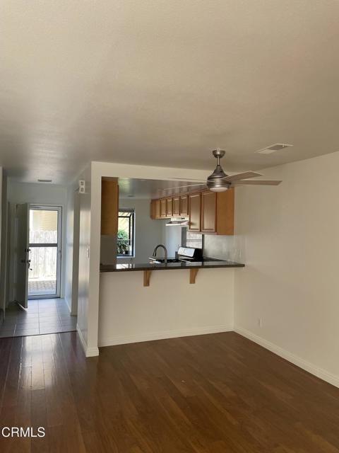 Foto del edificio - 2455 Bayshore Ave