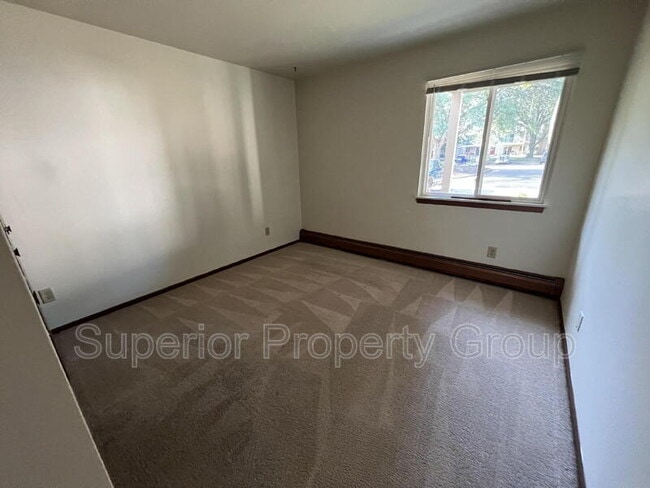 Foto del edificio - 2404 Independence Ln