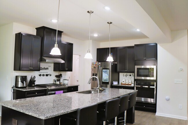 Building Photo - 1205 Edgemoore Trl