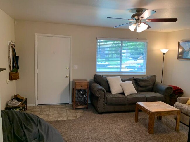 Foto del edificio - 487 S 450 E Alley