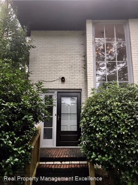 Building Photo - 1136 Gorman St