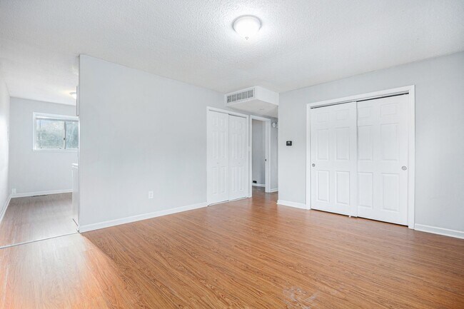 Foto del edificio - Beautiful 2BR/1BA Duplex in Independence!