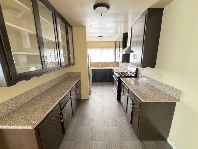 Foto del edificio - 521 S Manhattan Pl