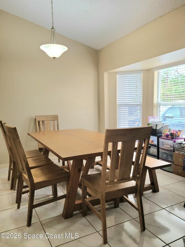 Building Photo - 1979 Warton Ave SE