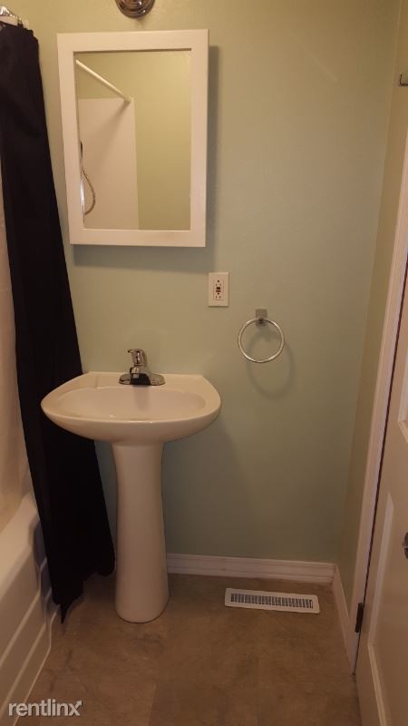 Foto del edificio - 2 br, 1 bath House - 504 helvitia