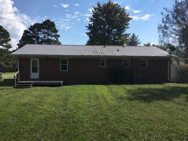 Foto del edificio - 3/2 House in Garden Lakes $1,395