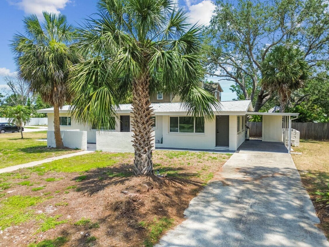 Foto principal - 695 Sunset Dr