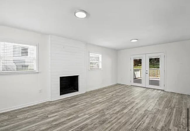 Building Photo - 3900 Rhodes Ave