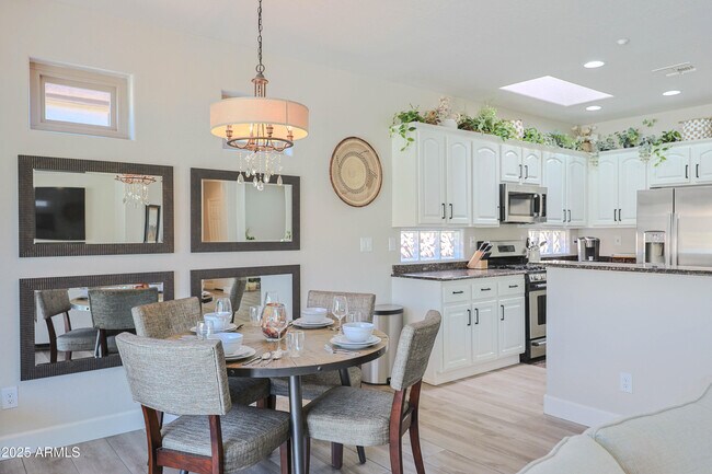 Foto del edificio - 2462 W Turtle Hill Dr